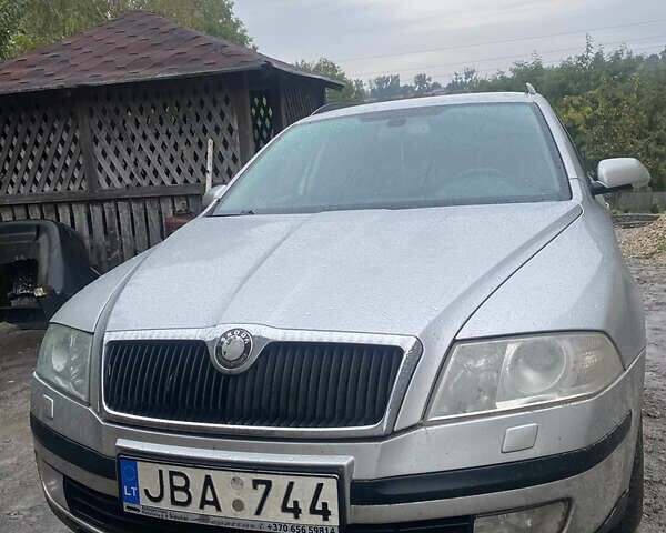 Шкода Октавия 2006 в Хмельницком на Automoto.ua Серый Шкода Октавия, объемом двигателя 2.01 л и пробегом 366 тыс. км за 2600 $, фото 1 на Automoto.ua