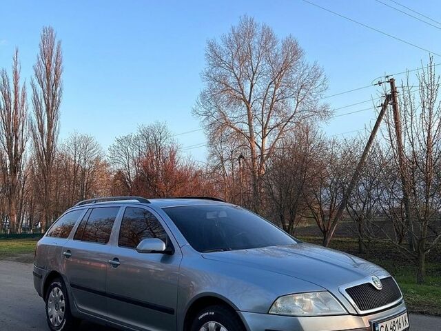 Серый Шкода Октавия, объемом двигателя 1.6 л и пробегом 299 тыс. км за 4500 $, фото 1 на Automoto.ua