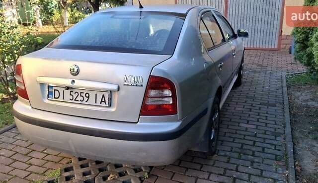 Серый Шкода Октавия, объемом двигателя 2 л и пробегом 296 тыс. км за 4500 $, фото 1 на Automoto.ua
