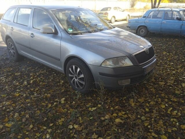 Серый Шкода Октавия, объемом двигателя 2 л и пробегом 200 тыс. км за 7700 $, фото 1 на Automoto.ua