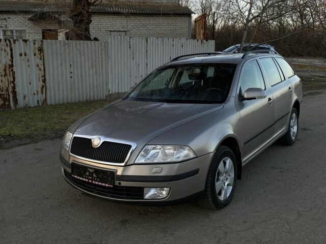 Серый Шкода Октавия, объемом двигателя 2 л и пробегом 250 тыс. км за 2750 $, фото 1 на Automoto.ua