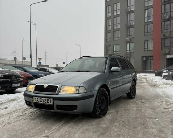 Сірий Шкода Октавія, об'ємом двигуна 1.8 л та пробігом 200 тис. км за 5500 $, фото 1 на Automoto.ua