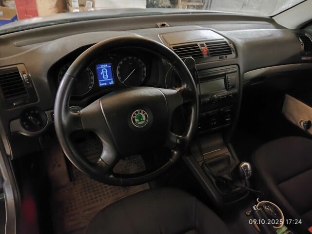 Шкода Октавія 2006 у Корце на Automoto.ua Сірий Шкода Октавія, об'ємом двигуна 1.6 л та пробігом 290 тис. км за 5000 $, фото 1 на Automoto.ua