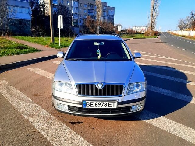 Сірий Шкода Октавія, об'ємом двигуна 2 л та пробігом 180 тис. км за 5900 $, фото 1 на Automoto.ua