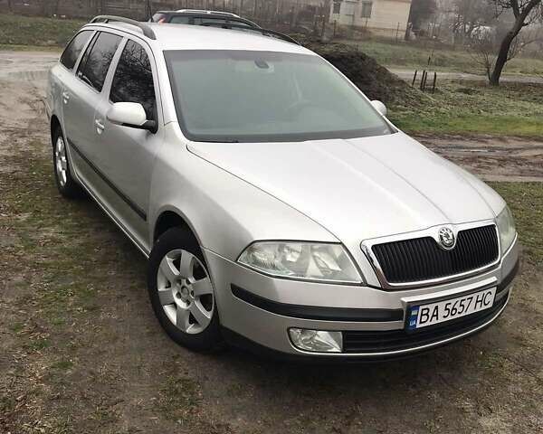 Серый Шкода Октавия, объемом двигателя 1.97 л и пробегом 275 тыс. км за 5300 $, фото 1 на Automoto.ua