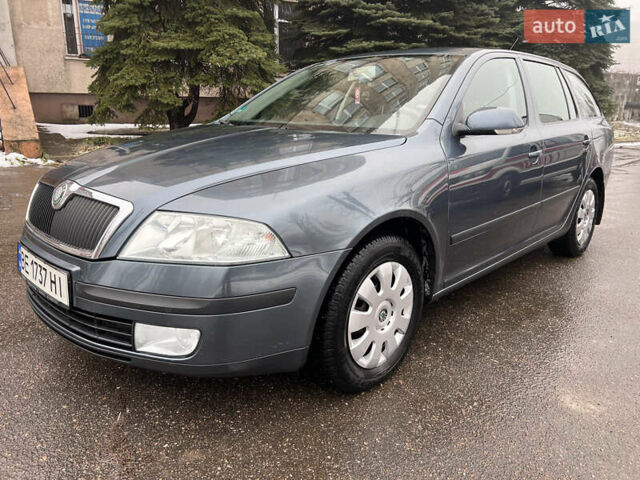 Серый Шкода Октавия, объемом двигателя 1.6 л и пробегом 216 тыс. км за 6600 $, фото 1 на Automoto.ua
