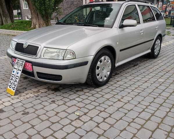 Серый Шкода Октавия, объемом двигателя 1.6 л и пробегом 220 тыс. км за 4500 $, фото 1 на Automoto.ua