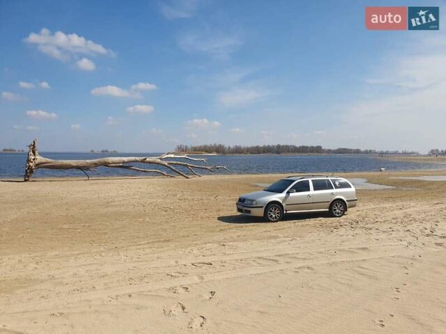 Серый Шкода Октавия, объемом двигателя 1.8 л и пробегом 200 тыс. км за 6800 $, фото 1 на Automoto.ua