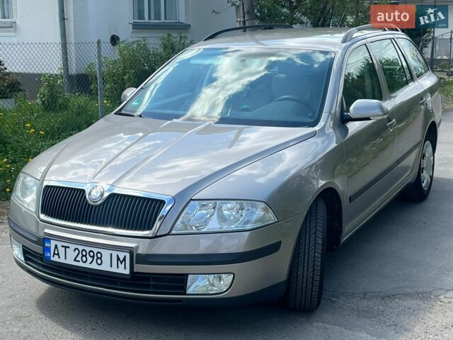 Серый Шкода Октавия, объемом двигателя 1.6 л и пробегом 225 тыс. км за 6900 $, фото 1 на Automoto.ua