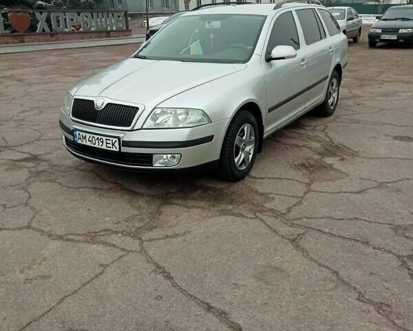 Серый Шкода Октавия, объемом двигателя 1.6 л и пробегом 205 тыс. км за 6300 $, фото 1 на Automoto.ua