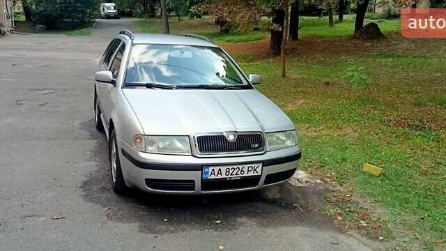 Серый Шкода Октавия, объемом двигателя 1.6 л и пробегом 212 тыс. км за 5700 $, фото 1 на Automoto.ua