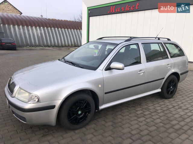 Серый Шкода Октавия, объемом двигателя 1.6 л и пробегом 306 тыс. км за 4599 $, фото 1 на Automoto.ua