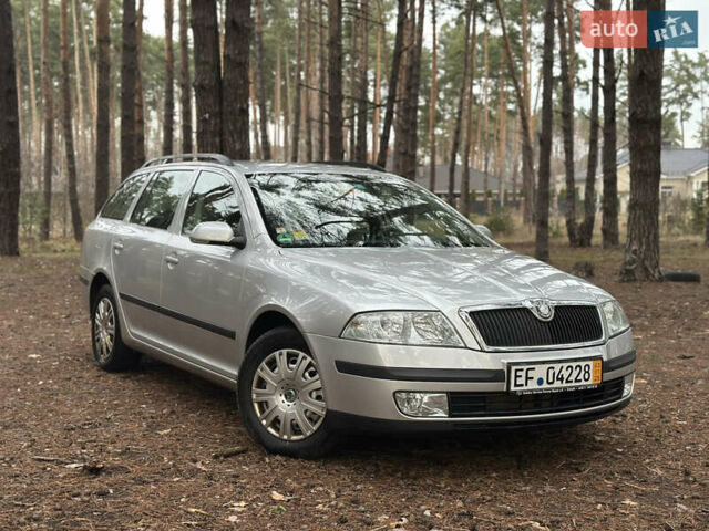 Серый Шкода Октавия, объемом двигателя 1.6 л и пробегом 249 тыс. км за 5950 $, фото 1 на Automoto.ua