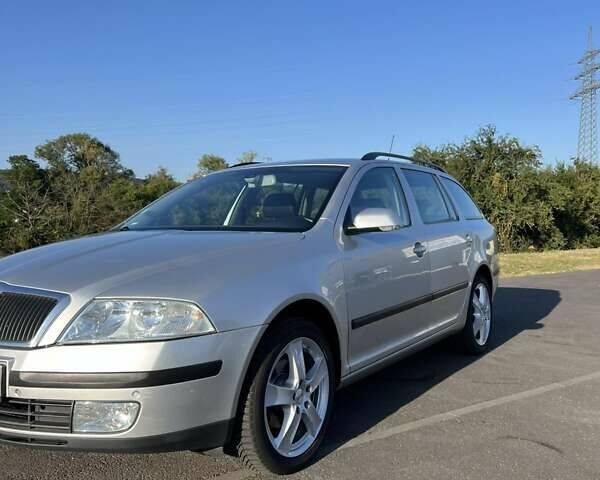 Серый Шкода Октавия, объемом двигателя 1.6 л и пробегом 300 тыс. км за 6650 $, фото 1 на Automoto.ua