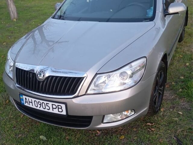 Серый Шкода Октавия, объемом двигателя 1.6 л и пробегом 185 тыс. км за 5950 $, фото 1 на Automoto.ua