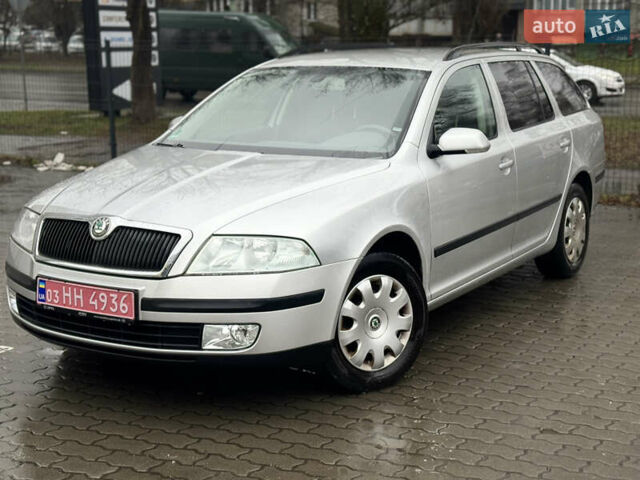 Серый Шкода Октавия, объемом двигателя 1.6 л и пробегом 185 тыс. км за 5750 $, фото 1 на Automoto.ua