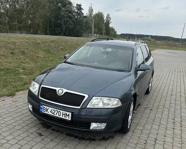 Серый Шкода Октавия, объемом двигателя 1.6 л и пробегом 220 тыс. км за 6700 $, фото 1 на Automoto.ua