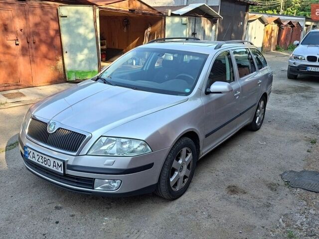 Серый Шкода Октавия, объемом двигателя 1.6 л и пробегом 265 тыс. км за 5500 $, фото 1 на Automoto.ua