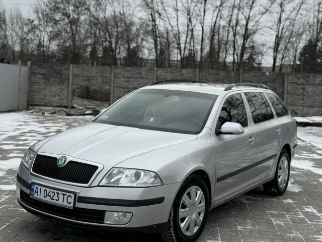 Серый Шкода Октавия, объемом двигателя 2 л и пробегом 300 тыс. км за 3800 $, фото 1 на Automoto.ua