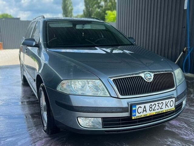Серый Шкода Октавия, объемом двигателя 1.6 л и пробегом 300 тыс. км за 4700 $, фото 1 на Automoto.ua