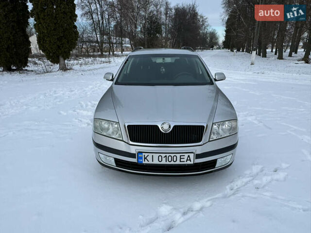 Серый Шкода Октавия, объемом двигателя 1.6 л и пробегом 307 тыс. км за 4950 $, фото 1 на Automoto.ua