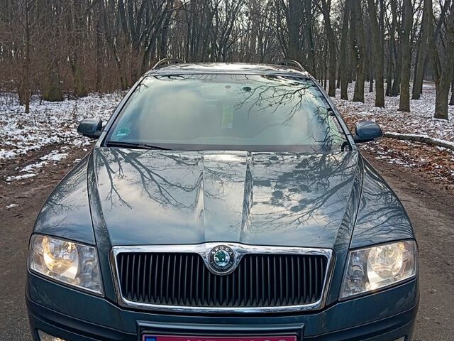 Сірий Шкода Октавія, об'ємом двигуна 16 л та пробігом 230 тис. км за 6250 $, фото 1 на Automoto.ua