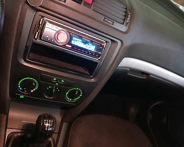 Сірий Шкода Октавія, об'ємом двигуна 1.6 л та пробігом 278 тис. км за 5700 $, фото 1 на Automoto.ua