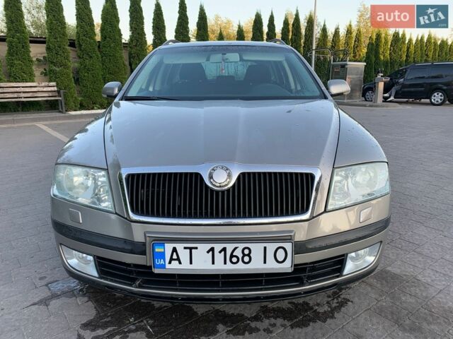 Серый Шкода Октавия, объемом двигателя 1.6 л и пробегом 200 тыс. км за 5850 $, фото 1 на Automoto.ua