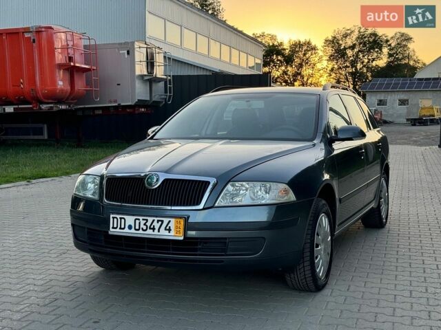 Серый Шкода Октавия, объемом двигателя 1.6 л и пробегом 203 тыс. км за 5400 $, фото 1 на Automoto.ua