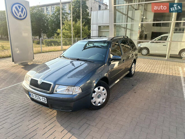 Серый Шкода Октавия, объемом двигателя 1.6 л и пробегом 190 тыс. км за 6000 $, фото 1 на Automoto.ua