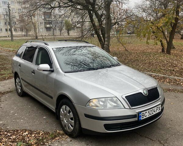 Серый Шкода Октавия, объемом двигателя 1.6 л и пробегом 201 тыс. км за 6000 $, фото 1 на Automoto.ua