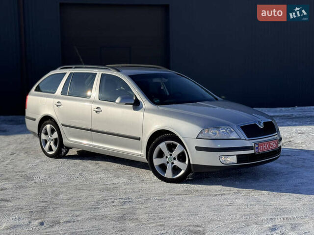 Серый Шкода Октавия, объемом двигателя 1.6 л и пробегом 153 тыс. км за 7100 $, фото 1 на Automoto.ua