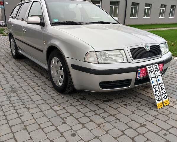 Серый Шкода Октавия, объемом двигателя 1.6 л и пробегом 220 тыс. км за 4900 $, фото 1 на Automoto.ua