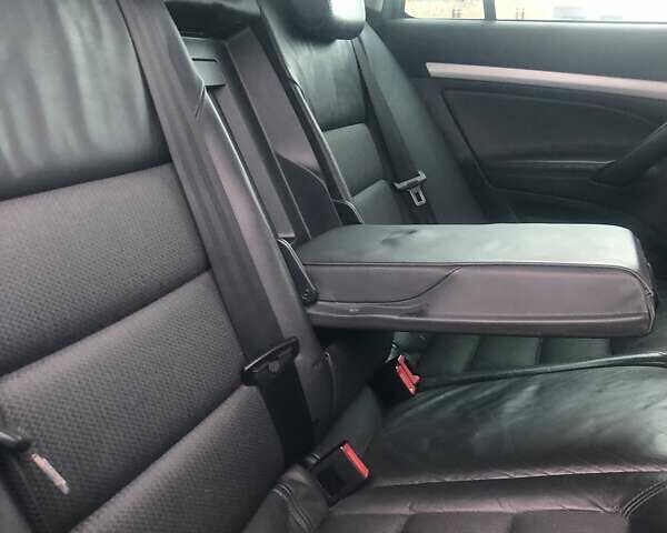 Серый Шкода Октавия, объемом двигателя 1.8 л и пробегом 213 тыс. км за 7600 $, фото 1 на Automoto.ua