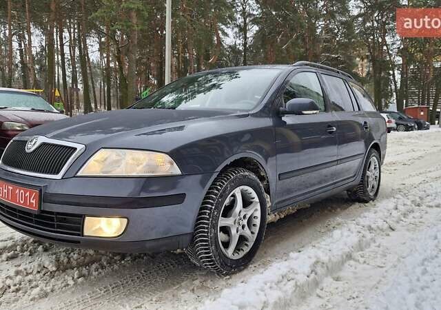 Серый Шкода Октавия, объемом двигателя 1.6 л и пробегом 249 тыс. км за 6850 $, фото 1 на Automoto.ua