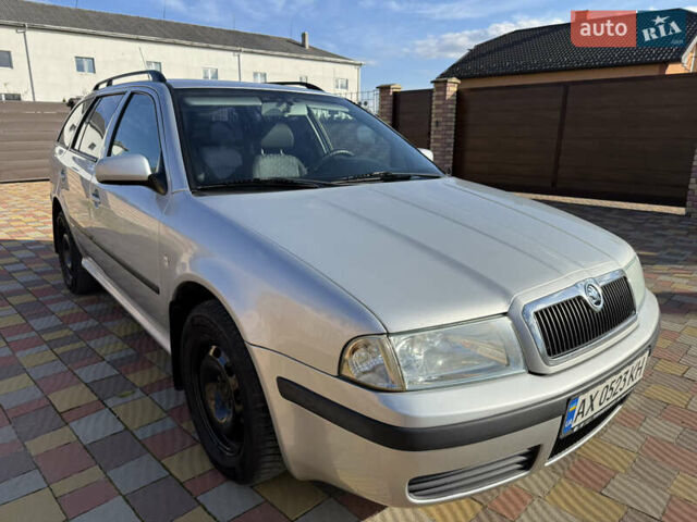 Серый Шкода Октавия, объемом двигателя 1.6 л и пробегом 310 тыс. км за 4350 $, фото 1 на Automoto.ua