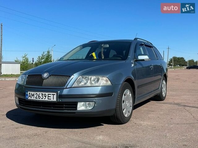 Серый Шкода Октавия, объемом двигателя 1.6 л и пробегом 217 тыс. км за 7900 $, фото 1 на Automoto.ua