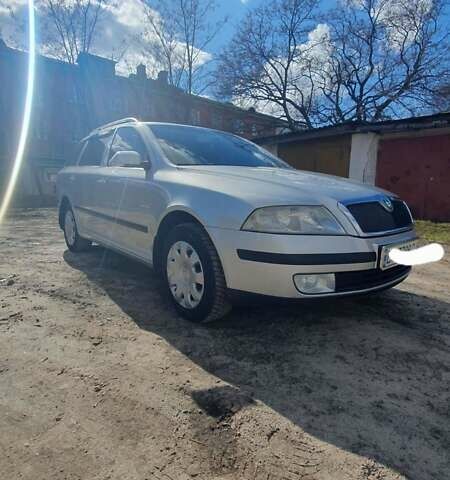 Серый Шкода Октавия, объемом двигателя 1.6 л и пробегом 217 тыс. км за 6800 $, фото 1 на Automoto.ua