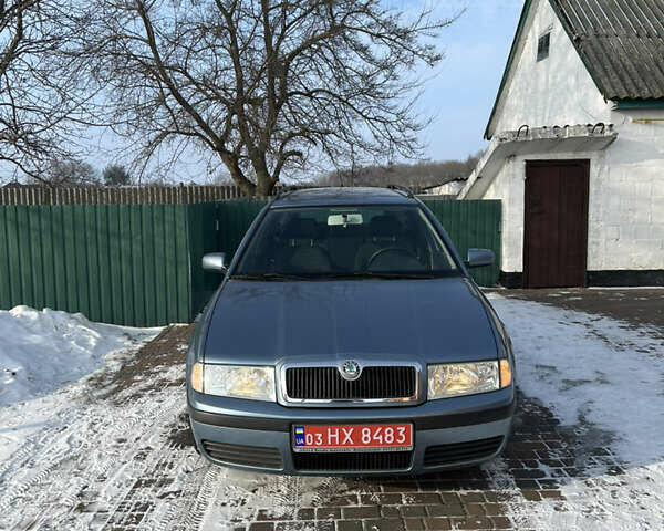 Серый Шкода Октавия, объемом двигателя 1.6 л и пробегом 153 тыс. км за 6099 $, фото 1 на Automoto.ua