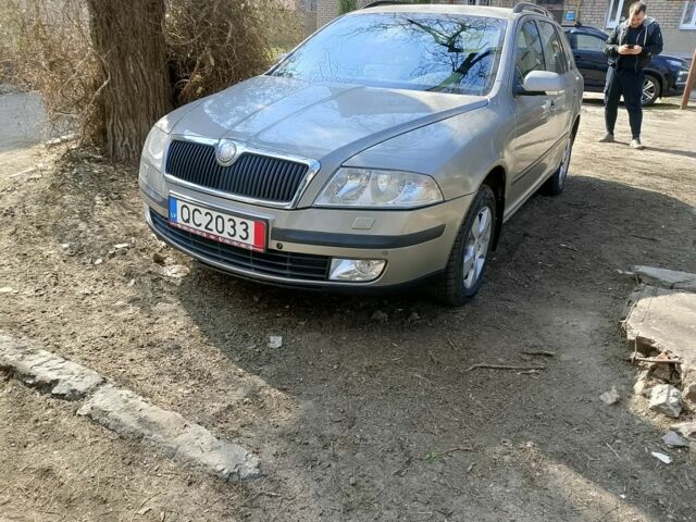 Серый Шкода Октавия, объемом двигателя 2 л и пробегом 300 тыс. км за 2900 $, фото 1 на Automoto.ua