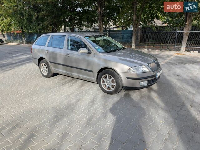 Сірий Шкода Октавія, об'ємом двигуна 1.8 л та пробігом 243 тис. км за 5800 $, фото 1 на Automoto.ua