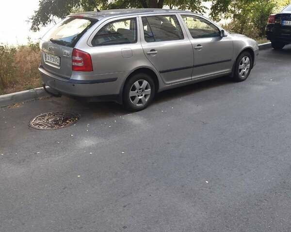 Сірий Шкода Октавія, об'ємом двигуна 1.9 л та пробігом 310 тис. км за 5600 $, фото 1 на Automoto.ua