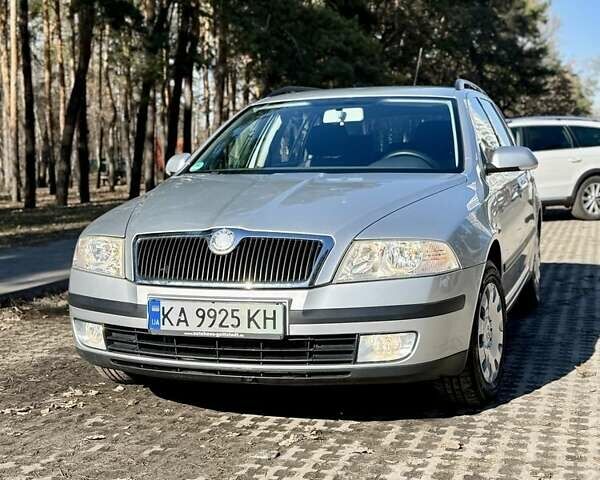 Серый Шкода Октавия, объемом двигателя 1.6 л и пробегом 202 тыс. км за 4400 $, фото 1 на Automoto.ua