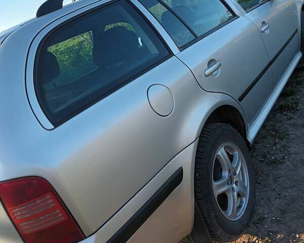 Серый Шкода Октавия, объемом двигателя 0 л и пробегом 216 тыс. км за 5300 $, фото 1 на Automoto.ua