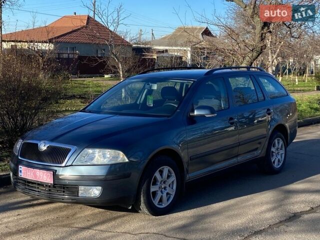 Серый Шкода Октавия, объемом двигателя 1.6 л и пробегом 213 тыс. км за 6100 $, фото 1 на Automoto.ua