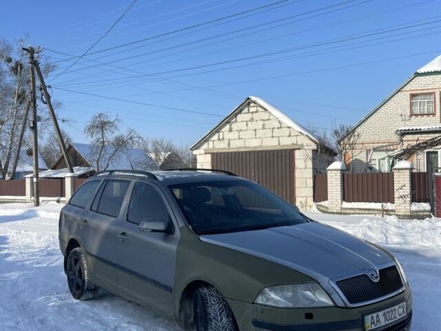 Серый Шкода Октавия, объемом двигателя 1.6 л и пробегом 350 тыс. км за 3000 $, фото 1 на Automoto.ua