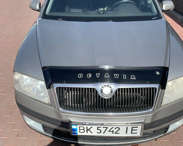 Серый Шкода Октавия, объемом двигателя 1.9 л и пробегом 380 тыс. км за 6350 $, фото 1 на Automoto.ua
