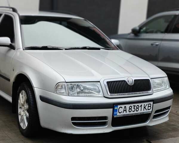 Серый Шкода Октавия, объемом двигателя 1.6 л и пробегом 230 тыс. км за 6000 $, фото 1 на Automoto.ua