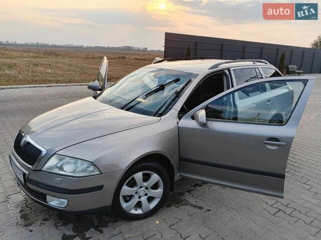 Серый Шкода Октавия, объемом двигателя 1.6 л и пробегом 306 тыс. км за 6224 $, фото 1 на Automoto.ua