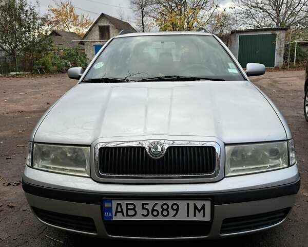 Серый Шкода Октавия, объемом двигателя 1.6 л и пробегом 208 тыс. км за 5200 $, фото 1 на Automoto.ua